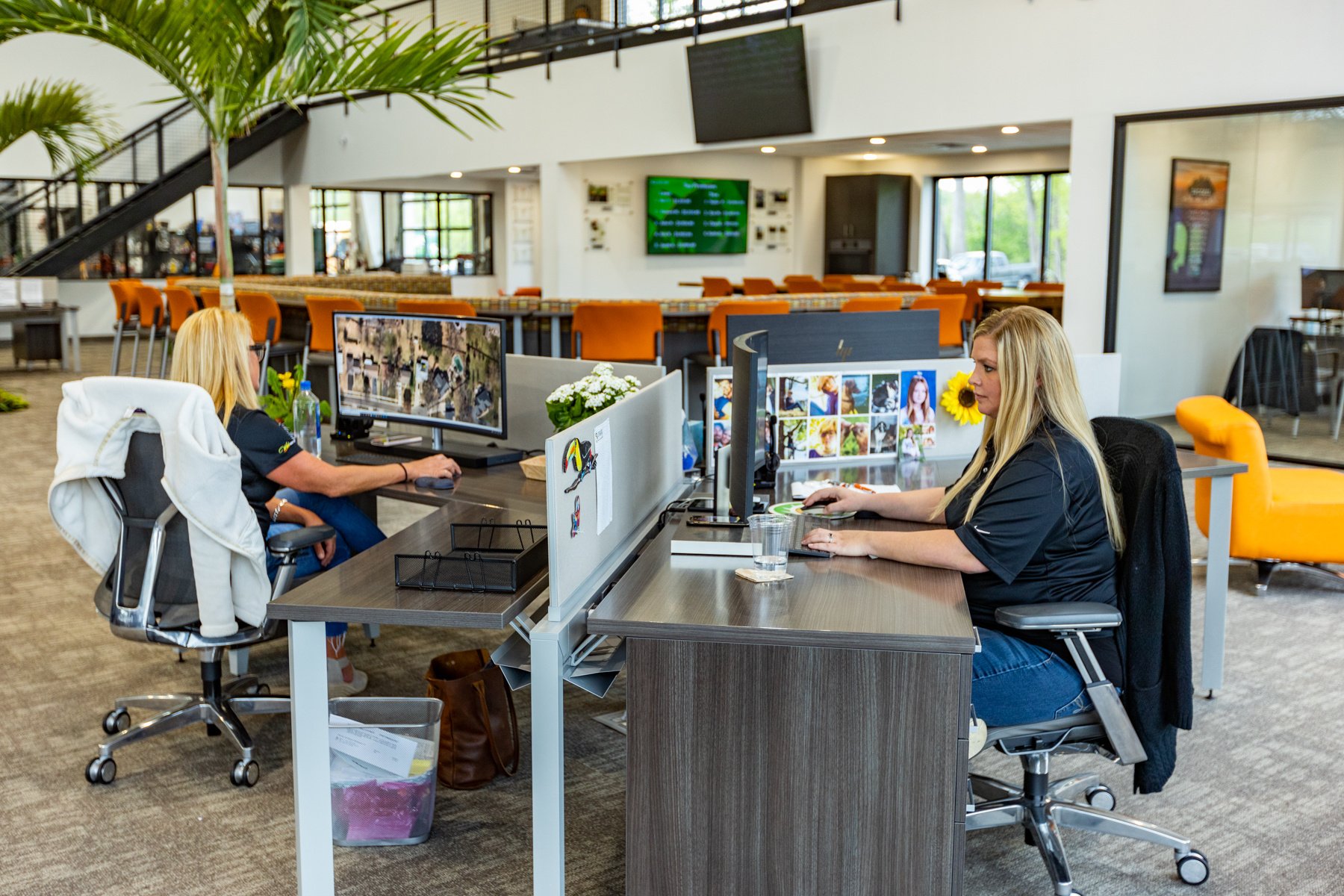 customer service team office 4